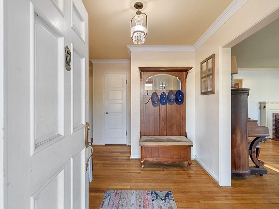 5th image of 61 Carmelita Street