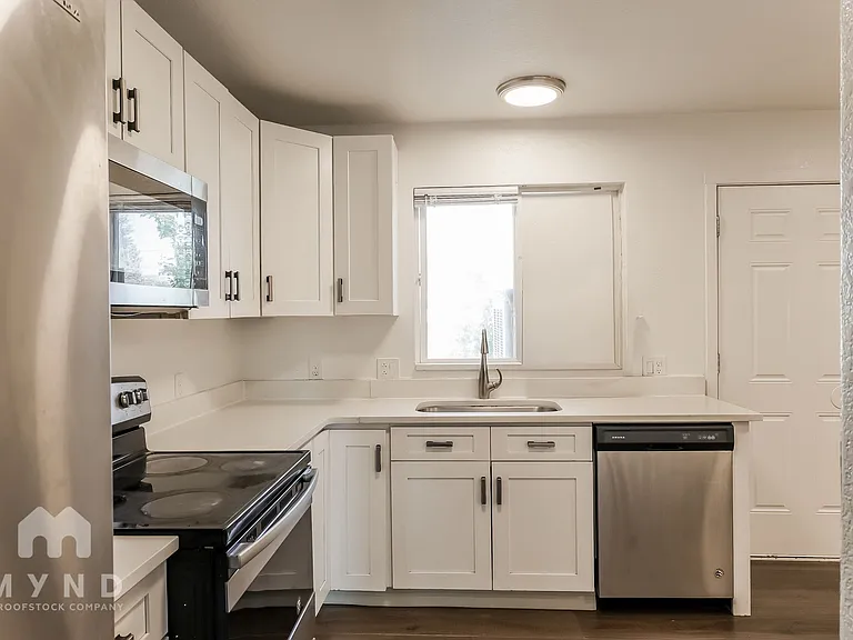 821 S Patton Ct — Photo 10