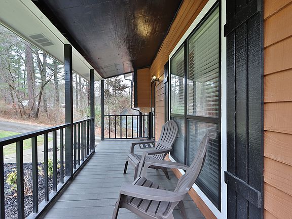 4th image of 3246 Stonewall Dr NW
