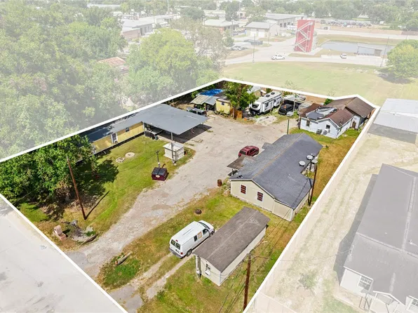 129 Holtman St, Houston, TX 77060