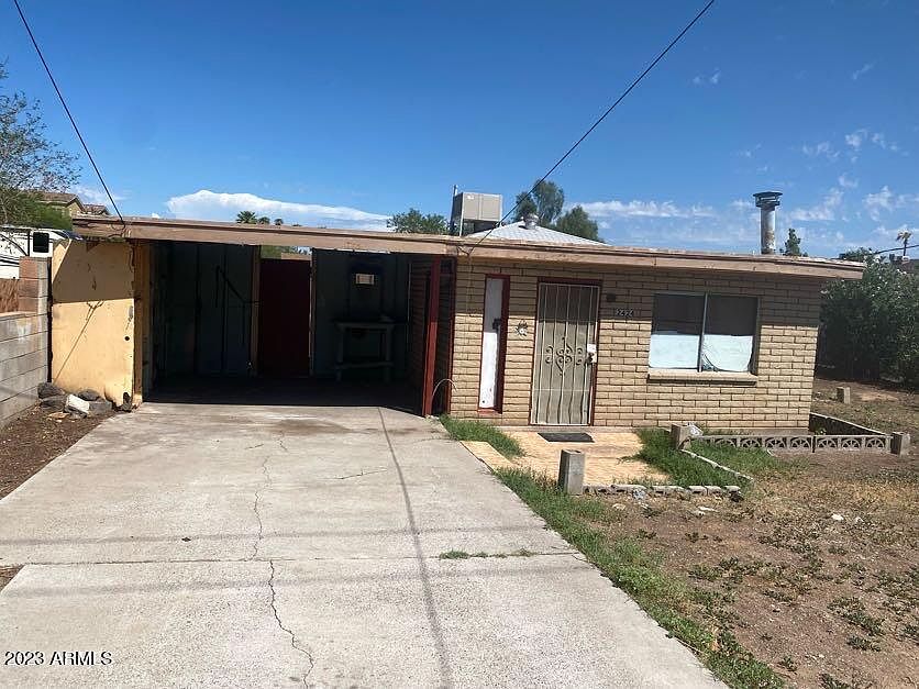 1st image of 2424 W GLENROSA Avenue
