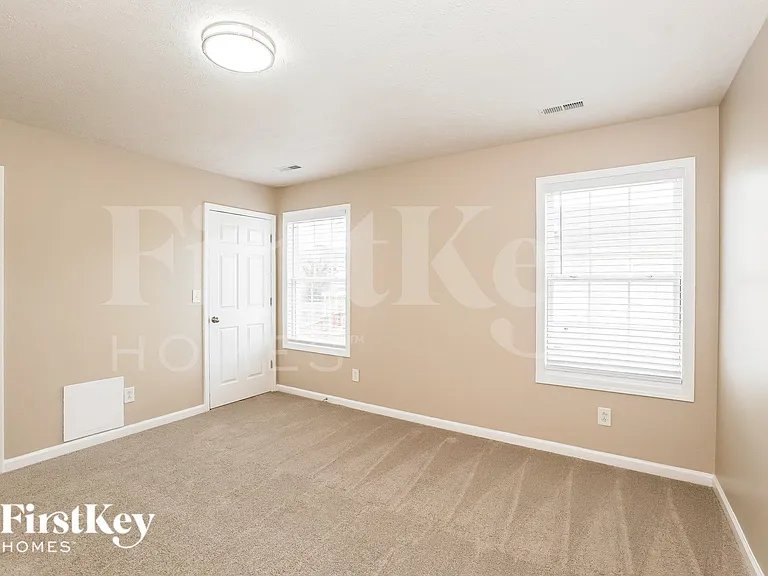 3508 Clover Hill Dr — Photo 11