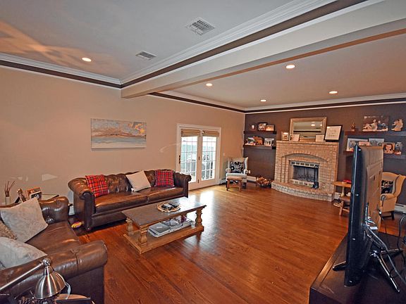 5th image of 617 Clermont Ave