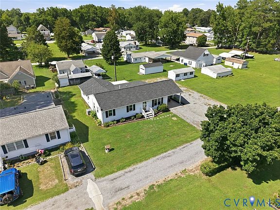 5th image of 161 Cedar Dr