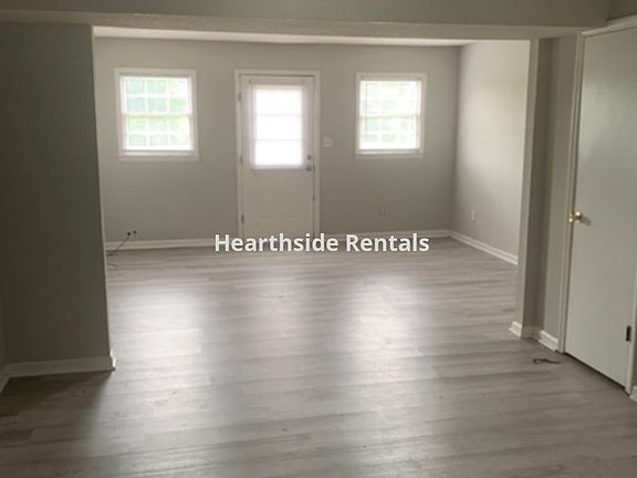 2nd image of 1544C Ashland Dr