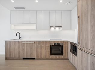 8398 Oak St #202, Vancouver, BC V6P4B1