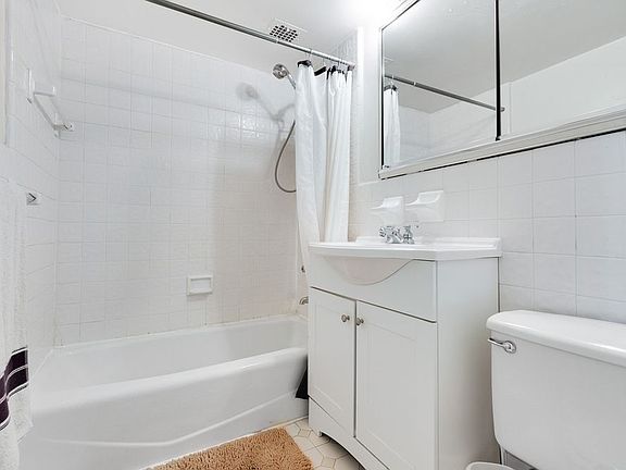 4th image of 246 W 102nd St APT 2b