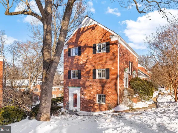 1663 Fitzgerald Ln, Alexandria, VA 22302