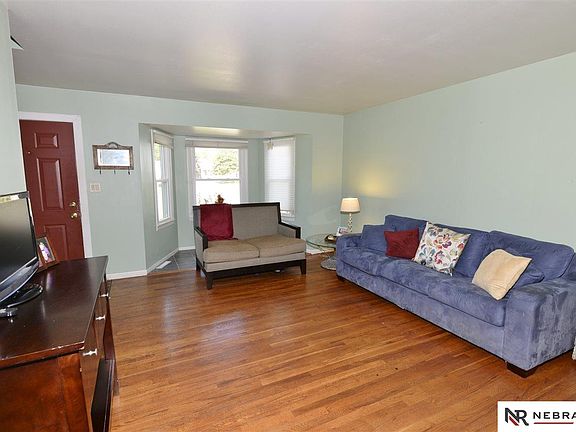 5th image of 4847 Krug Ave
