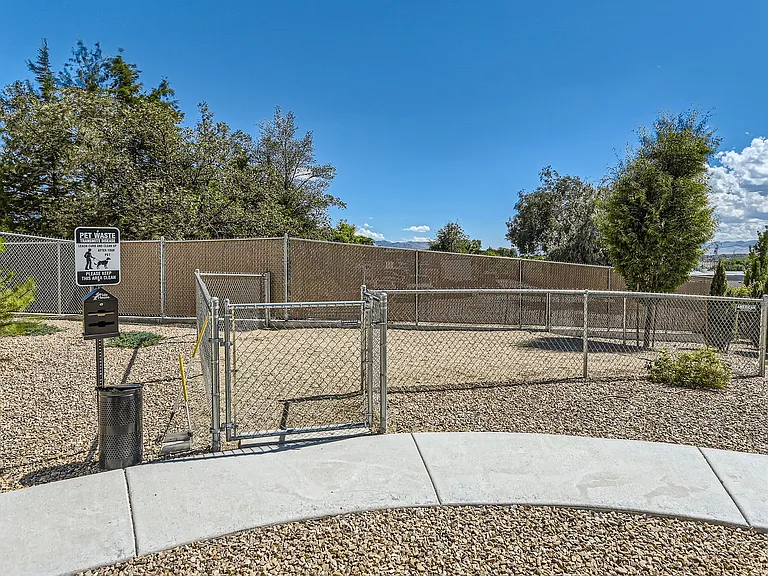 Onyx Apartments — Photo 19