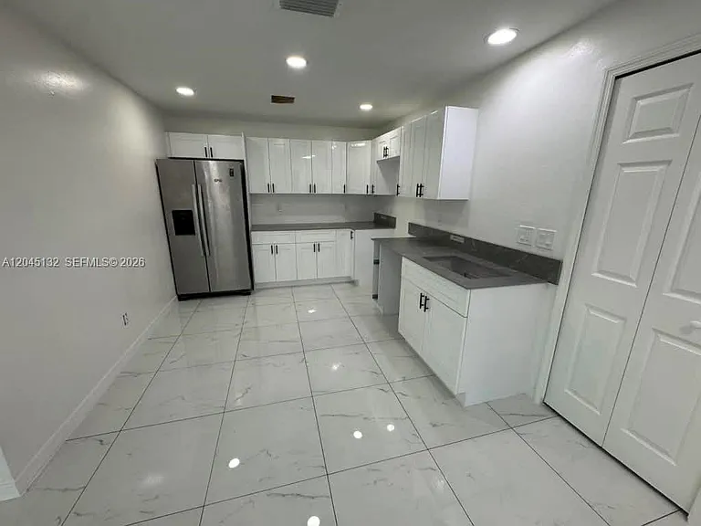 732 Ichabod Ave #732 — Photo 1