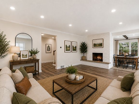 5th image of 952 Logan Ln