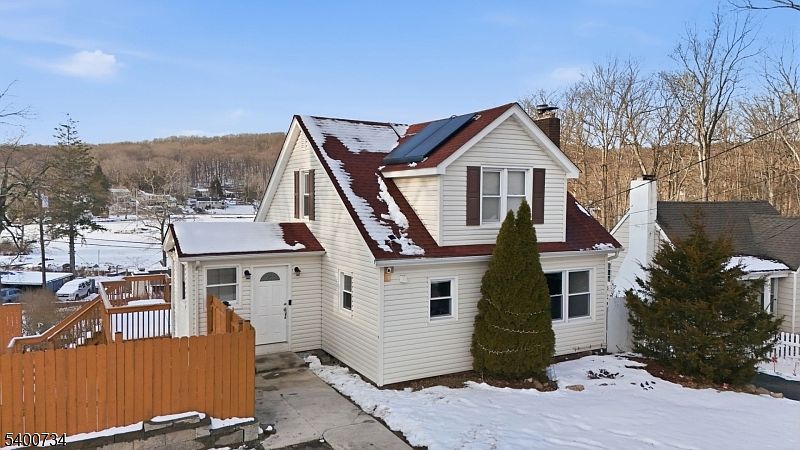 1st image of 541 Green Pond Rd