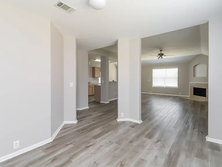 718 Reindeer Dr — Photo 6