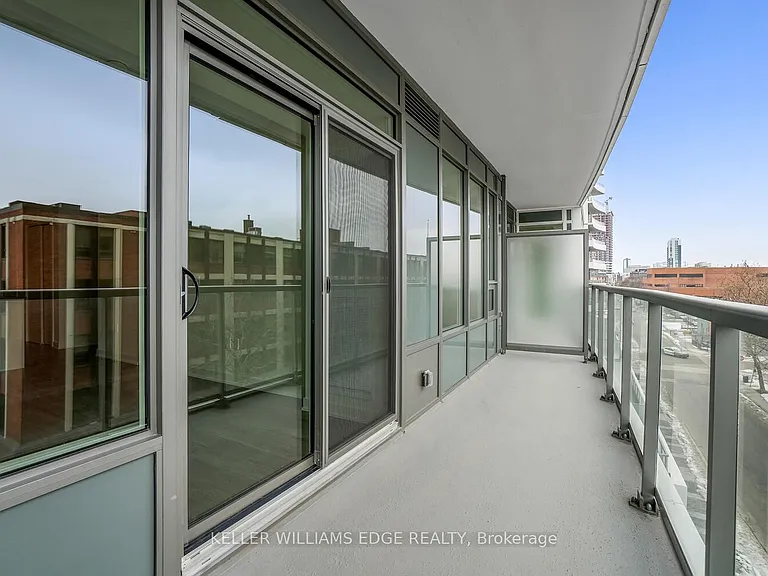 212 King William St #502 — Photo 18
