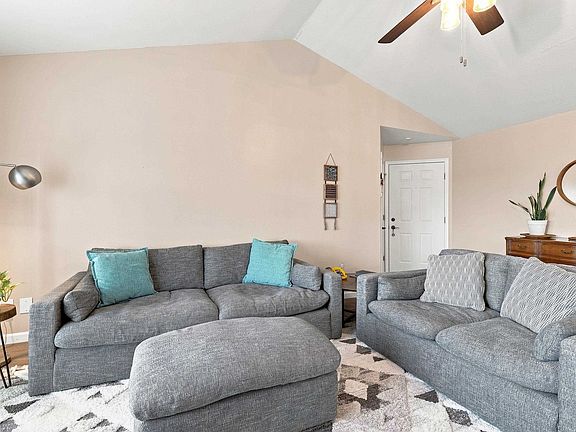 5th image of 3274 Lake Ridge Dr APT D