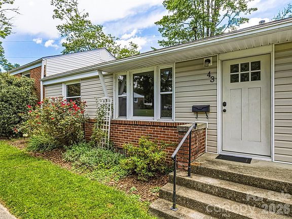 3rd image of 43 Trowbridge Ln