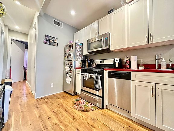 2nd image of 186 Wilson Ave APT 2F