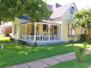 800 N 9th St, Ballinger, TX 76821