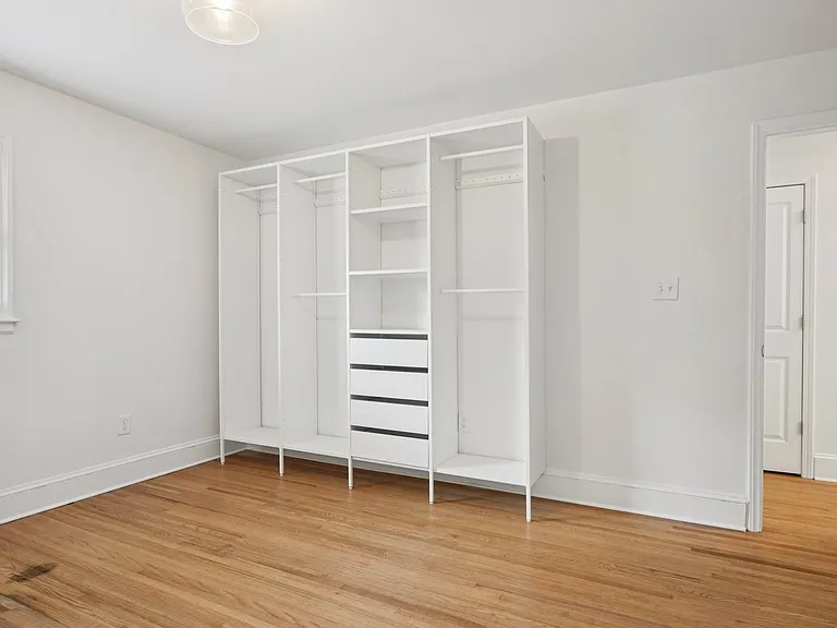 2318 Amesbury Ave — Photo 19