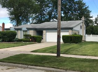 29660 Aberdeen Ln, Southfield, MI 48076