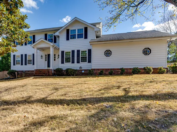 1923 Colonial Way Cir, Hixson, TN 37343