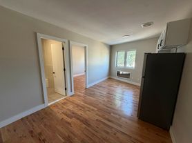5843 Kings Hwy