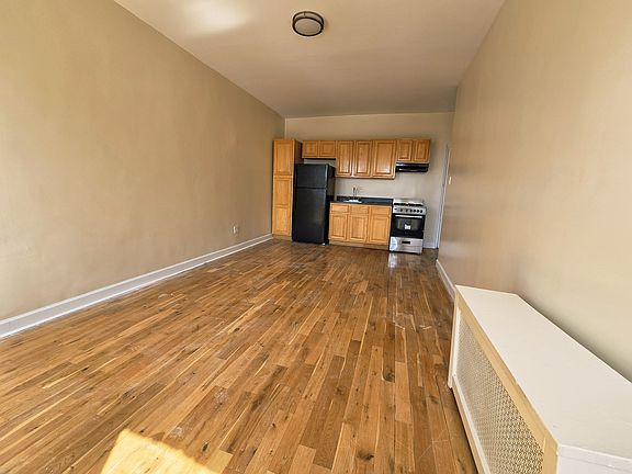 2nd image of 530 Parkside Ave #6I