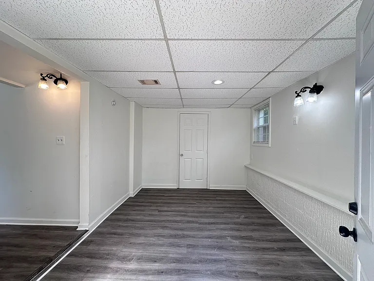 FORMAL DINING ROOM / ENTERTAINMENT ROOM