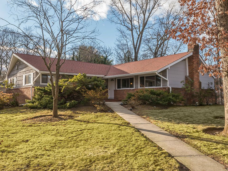 1st image of 18 Prescott Pl