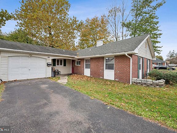 2nd image of 20 Pensdale Ln