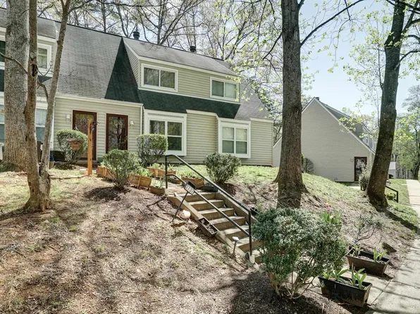 2735 Gatewood Cir, Charlottesville, VA 22911