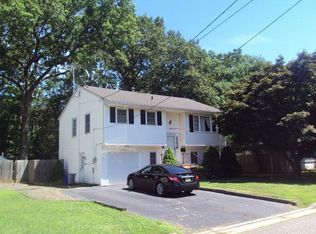 182 1st St, Middlesex, NJ 08846
