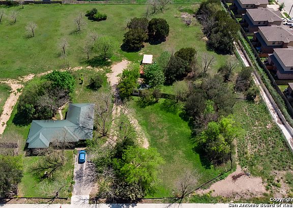 2nd image of 192 Alves Ln