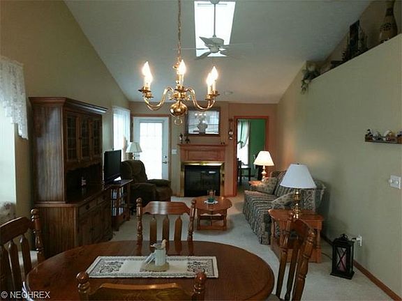 5th image of 423 Danvers Ct