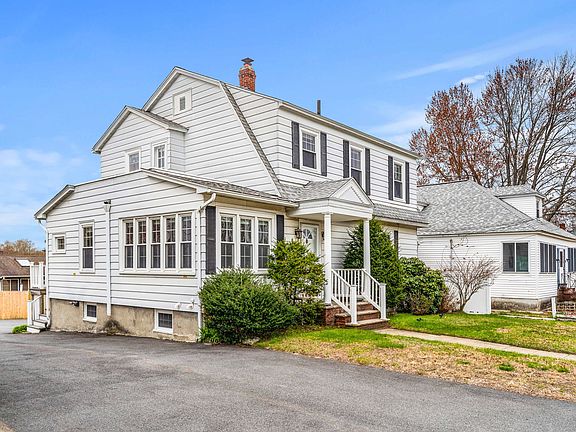 3rd image of 177-179 Massachusetts Ave #2
