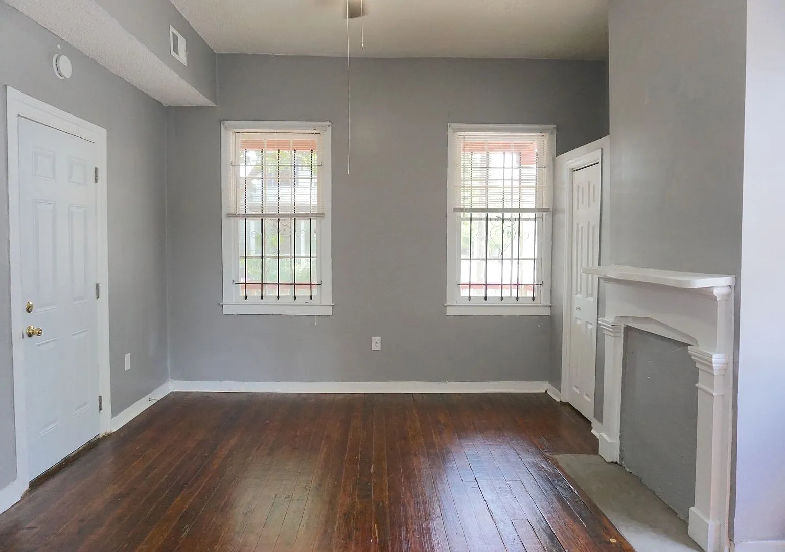1 Bed | 1 Bath | Victorian District — Photo 3
