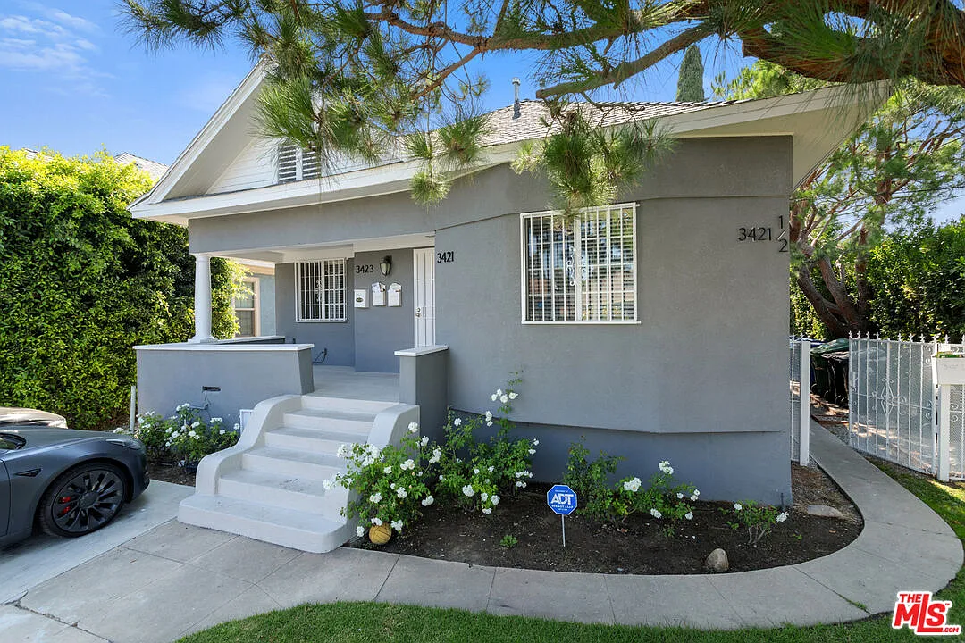 2 bed, 1.0 bath, 1000 sqft, $2,295 — Photo 2