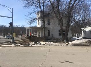 9 E Central Ave, Estherville, IA 51334