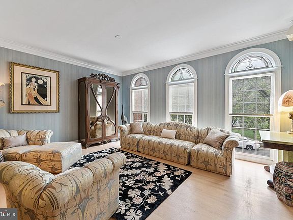 5th image of 9902 Foxborough Cir