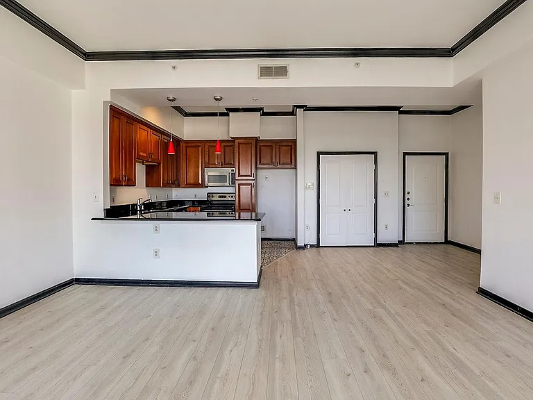 3225 Turtle Creek Blvd #1533 — Photo 11