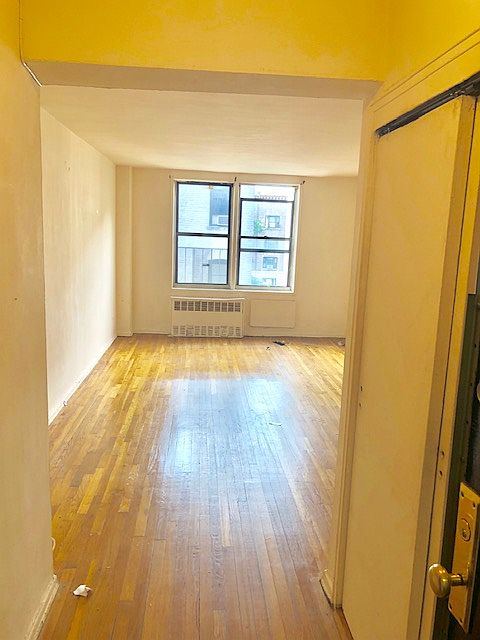 1st image of 460 E 21st St APT 4I