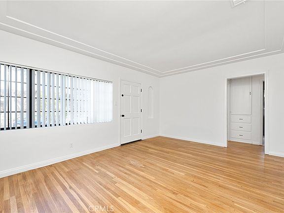 4th image of 3919 Globe Ave