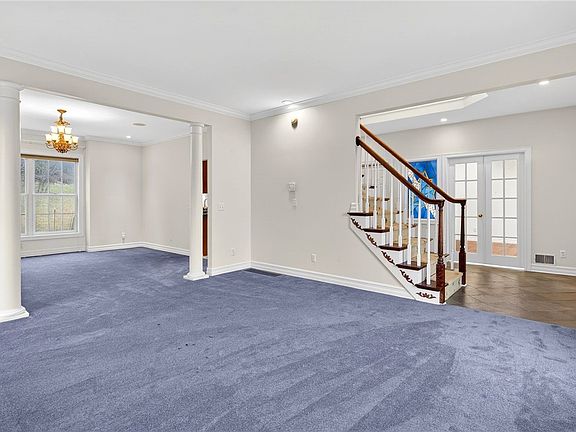 5th image of 531 Cayuga Heights Rd