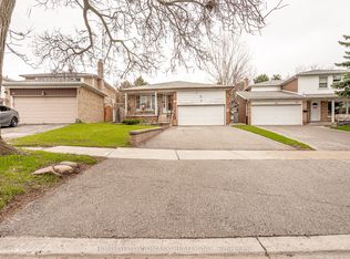 26 Bushcroft Grv, Toronto, ON M1S 3V9