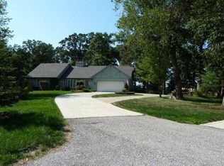 8032 Westwood Dr, Fort Wayne, IN 46818