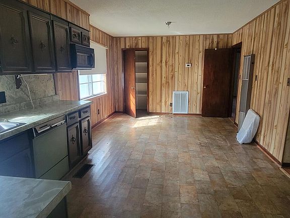 4th image of 406 Cherry St
