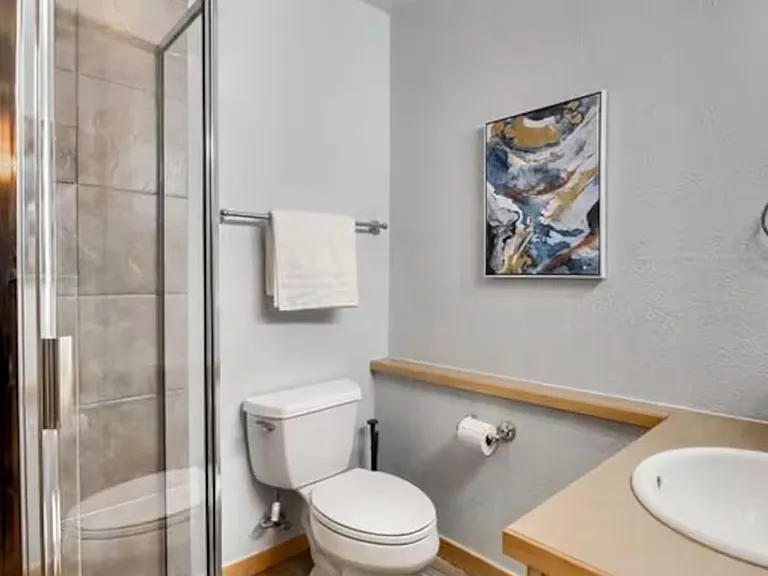 404 Sawyer Cir — Photo 10