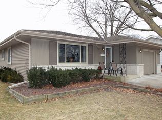 5868 Oriole Ave, Greendale, WI 53129