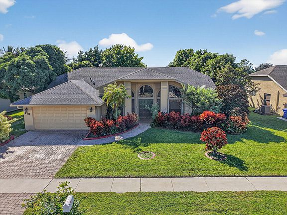 3rd image of 172 Monterey Way